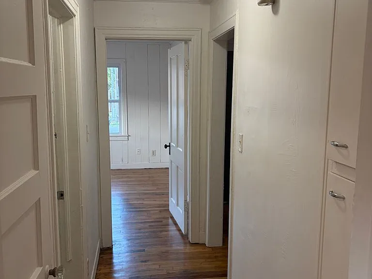 723 Hall St — Photo 13