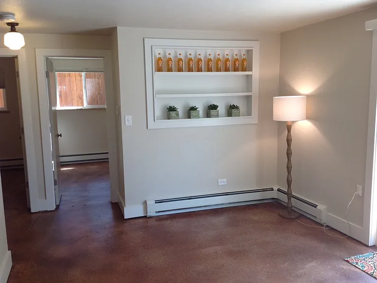 1050 N Emerson St #10 — Photo 7
