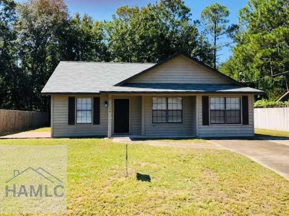 1384 Forest Lake Dr, Hinesville, GA 31313