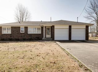 1366 E Sammy Ln, Springfield, MO 65804
