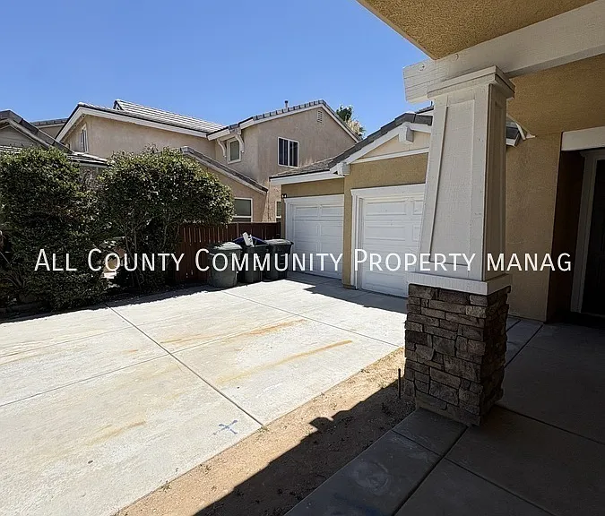 3931 Palmetto Haven Ct — Photo 2