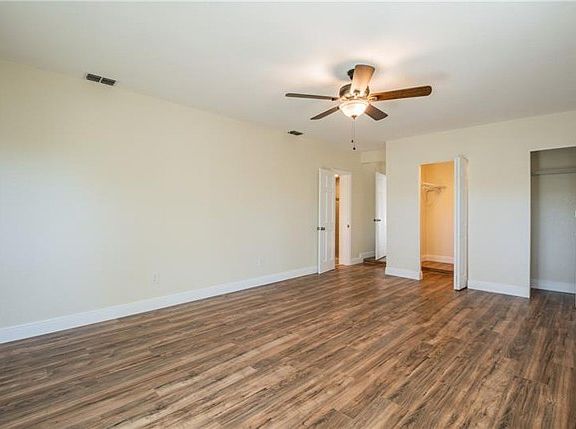 3rd image of 296 Overbrook St W