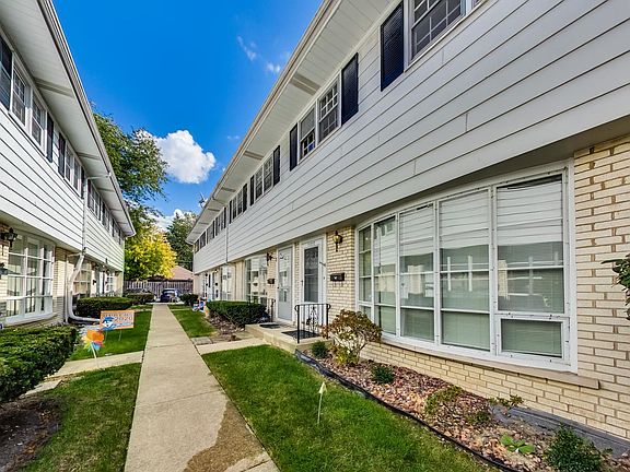 2nd image of 1121 N Harlem Ave APT C