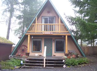 29936 Newsom Dr, Grand Ronde, OR 97347