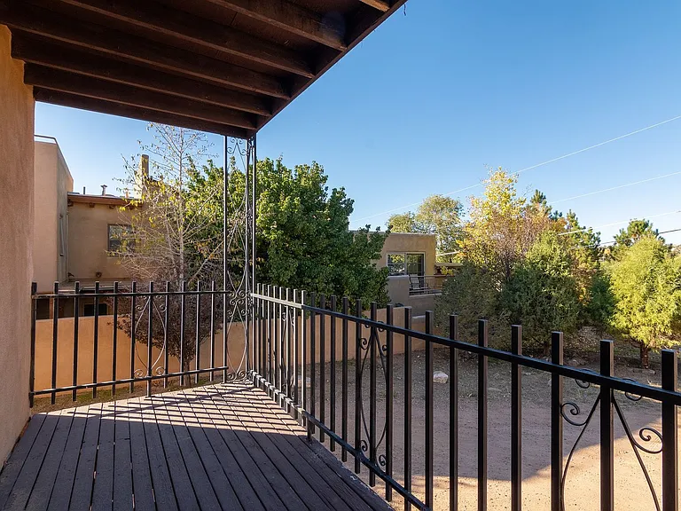 302 Artist Rd — Photo 11