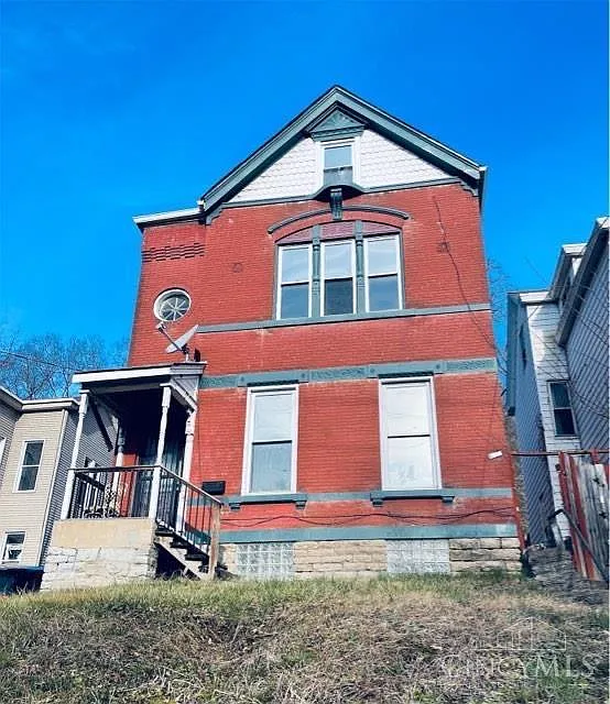 3160 River Rd photo 1