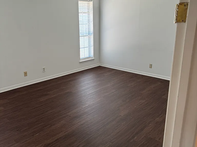 1806 Crescent Dr — Photo 6