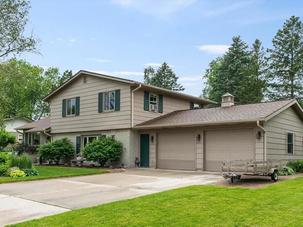 535 Meadow LANE, Sheboygan Falls, WI 53085