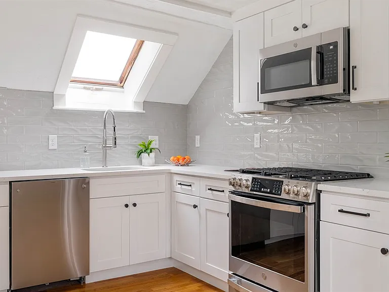 14-16 Emerson Pl #16A — Photo 2