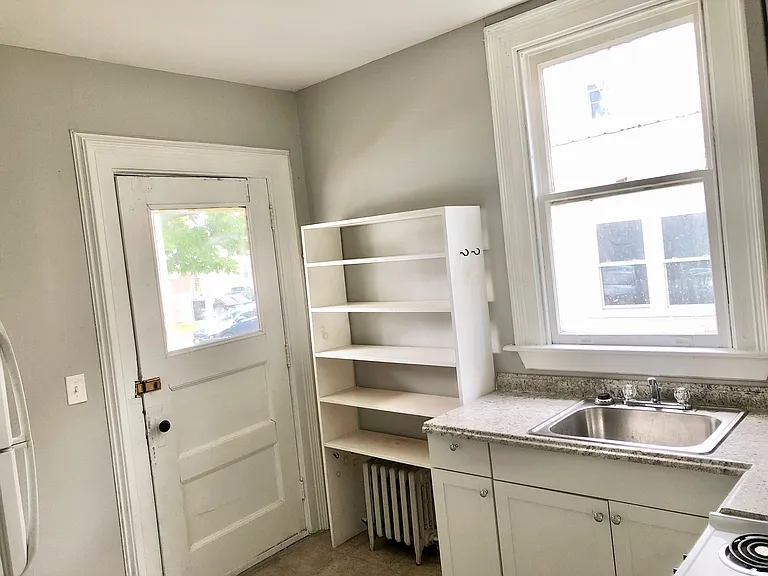 434 Glen St #2B — Photo 2