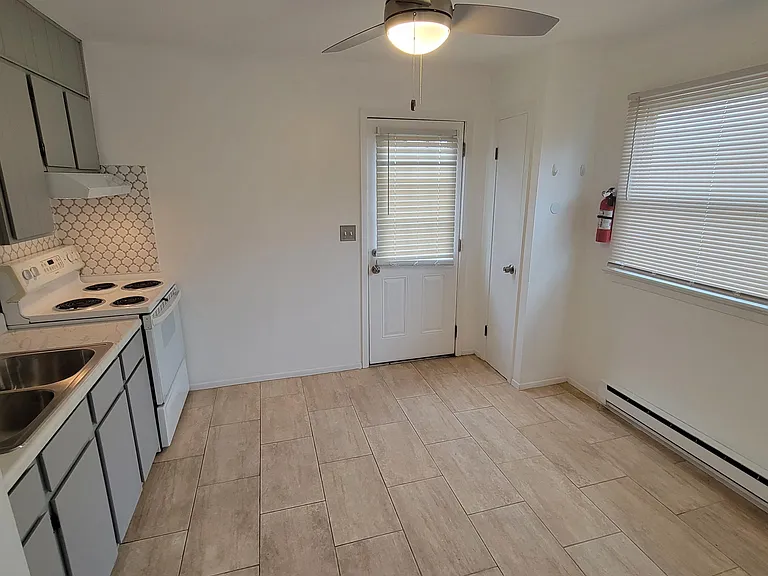 511 Leffert St #B — Photo 6