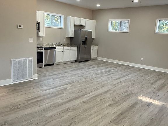 4th image of 6104 Dora Ave