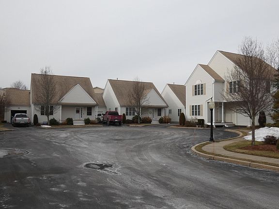 3rd image of 180 Boylston Dr