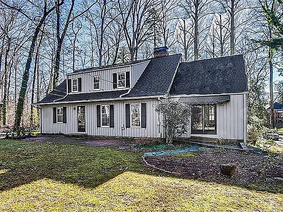 1402 Roanoke Dr — Photo 43