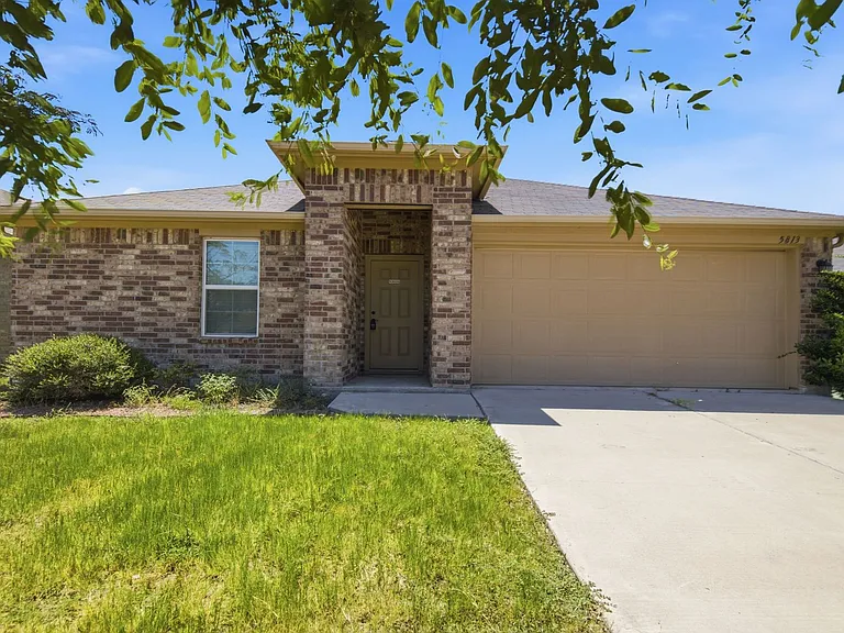 5813 Roderick Dr — Photo 1