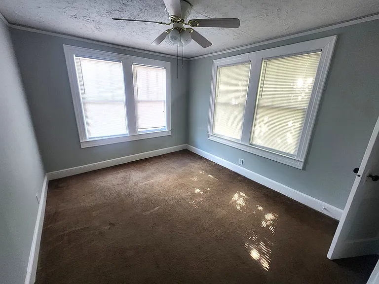 1001 B Ave — Photo 17