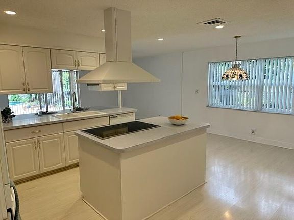 4th image of 4401 NW 103rd Drive