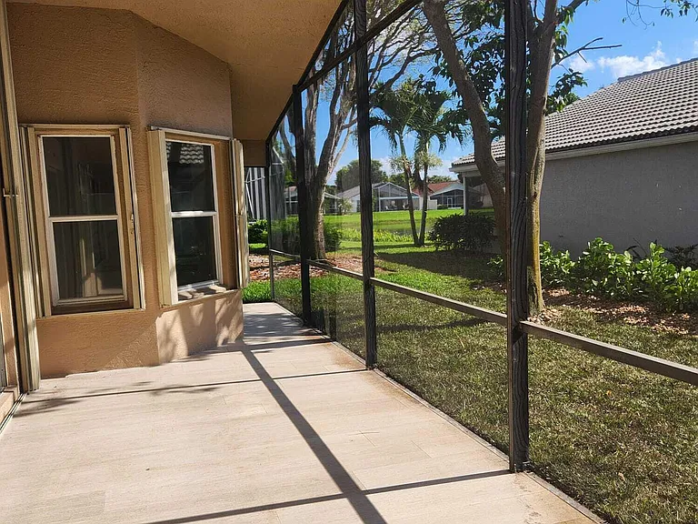 11287 Vivero Ave — Photo 29