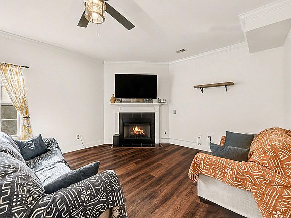 5th image of 4106 Babbitt St