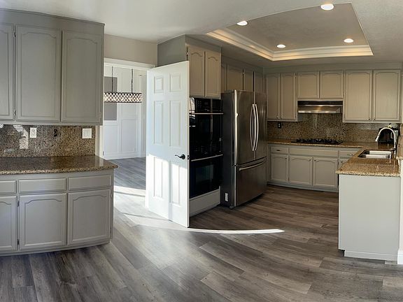 5th image of 1311 Saint Andrews Dr