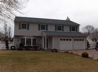 44 Hauppauge Rd, Hauppauge, NY 11788