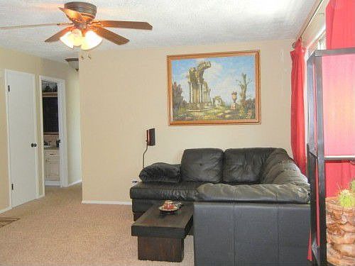 5th image of 2218 Dickson Cir E
