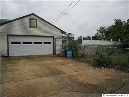 2nd image of 119 Tiller Ave
