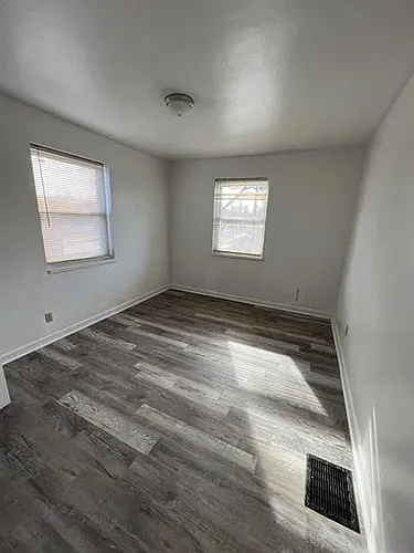 250 Basswood Ave Photo 1