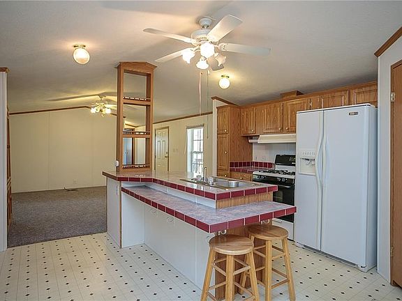 5th image of 11 Brookins Dr #11