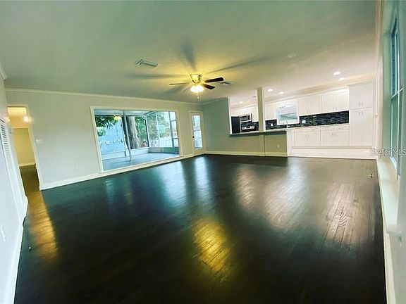 3rd image of 16 Jeff Rd