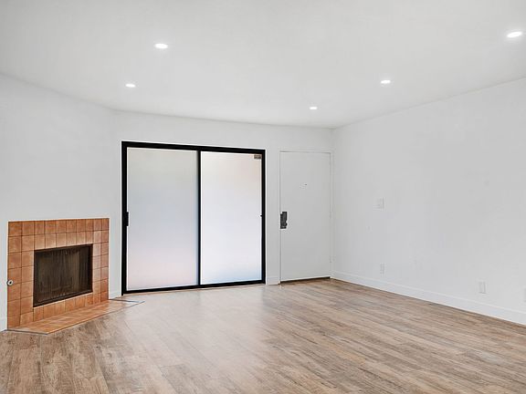 5th image of 453 Ivy St APT 9