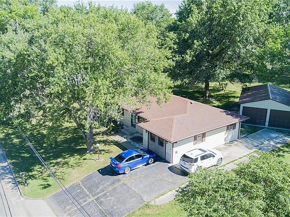 3rd image of 706 W 16th St