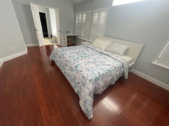 3rd image of 7916 Country Ridge Ln