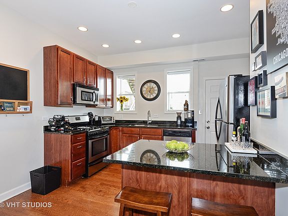 4th image of 4110 N Wolcott Ave #2