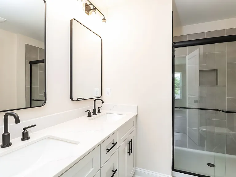 546 Beatties Ford Rd — Photo 9
