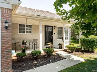 19337 Mandarin Dr, Roseville, MI 48066