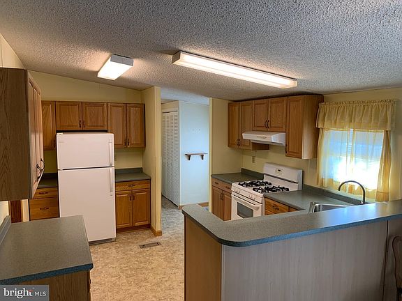 3rd image of 16202 McGregor Dr