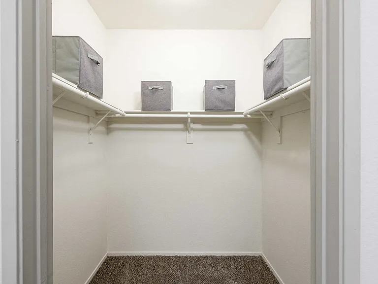 Ventana Canyon Apartments — Photo 21