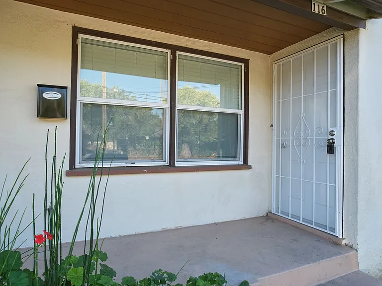 116 E Orchard St — Photo 2