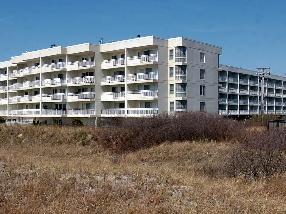 600 W Brigantine Ave #310