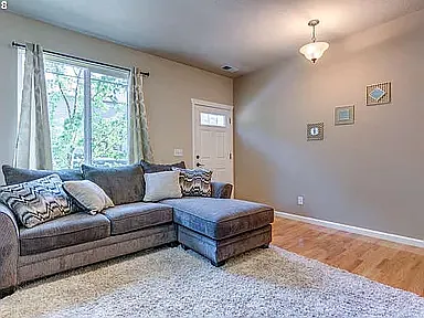 4 bed, 1608 sqft, $2,600 — Photo 4