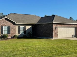 63 Meadow Path Cir, Picayune, MS 39466