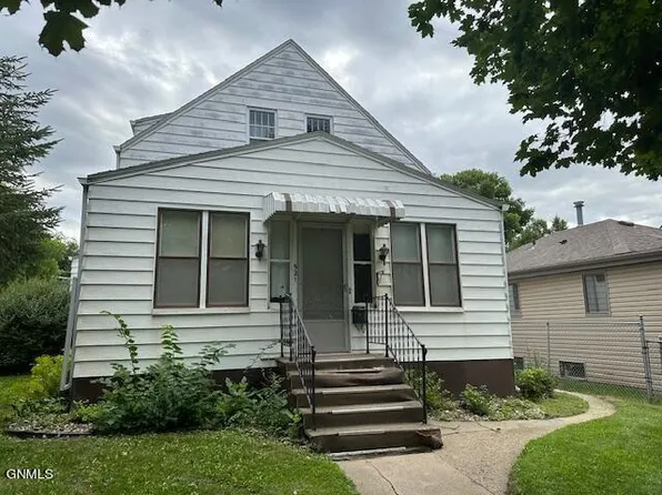 521 N 10th St, Bismarck, ND 58501