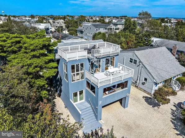 7 W 22nd St, Barnegat Light, NJ 08006