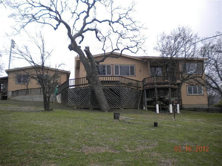 1st image of 910 Lake Park Dr