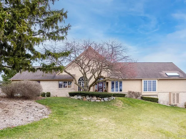 636 Deauville Ln #506, Bloomfield Hills, MI 48304