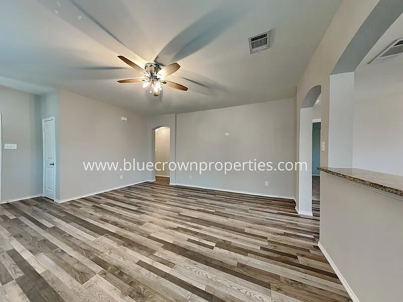 4 bed, 2.0 bath, 1804 sqft, $1,950 — Photo 4