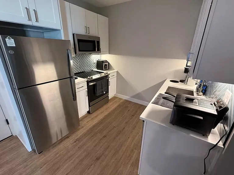1109 Dunton St #1 — Photo 7