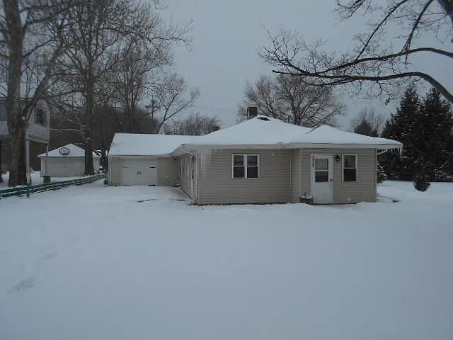4664 W Lake Rd photo 1