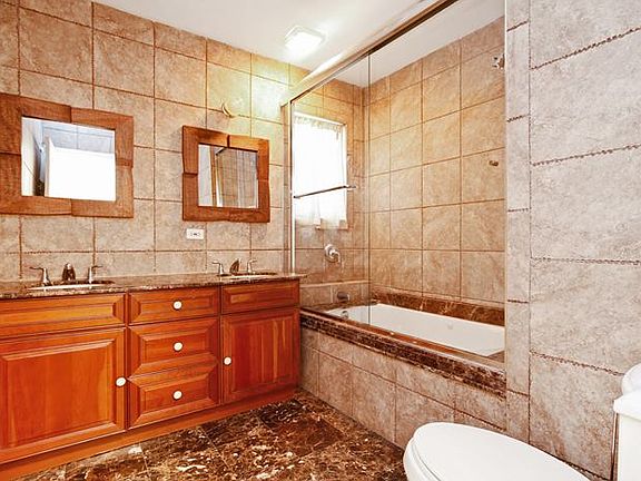 3rd image of 2838 Coyle St APT 1N